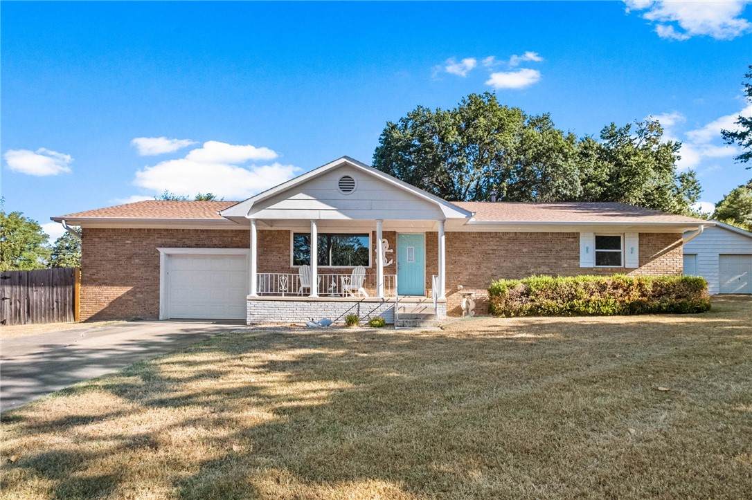 336 Eastwood Drive - Photo 1