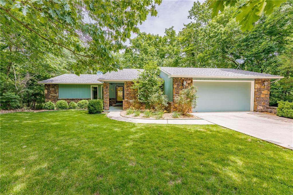 64 Elizabeth Drive - Photo 1