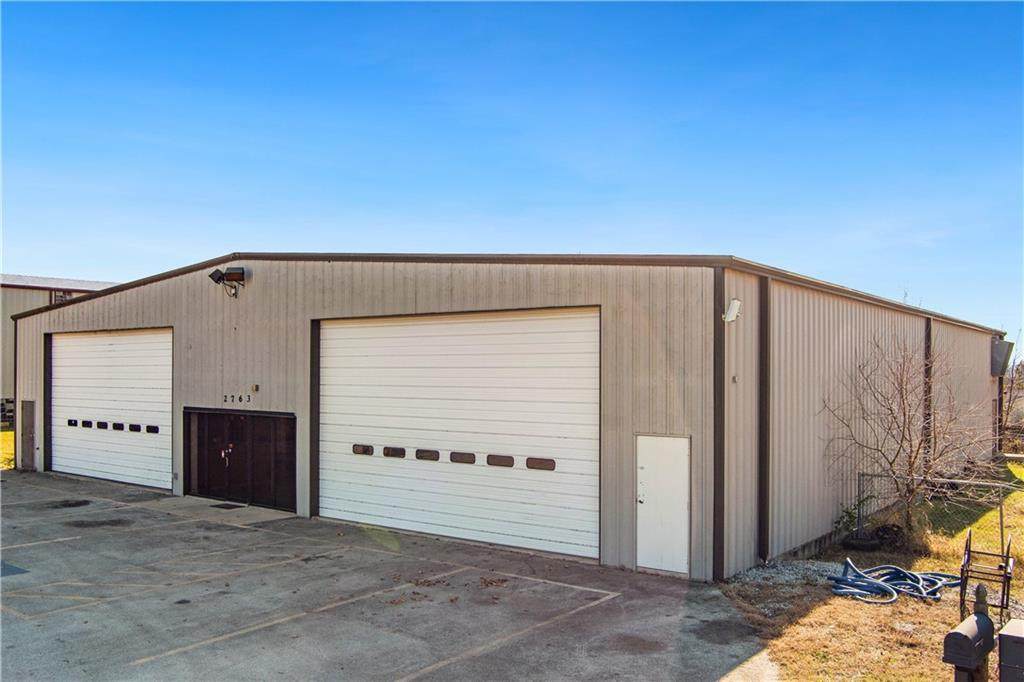 2763 Robinson - Photo 1
