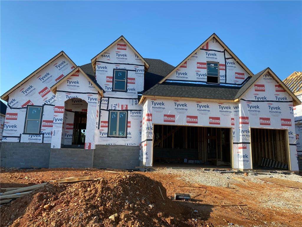 1104 Clarendon Avenue - Photo 1