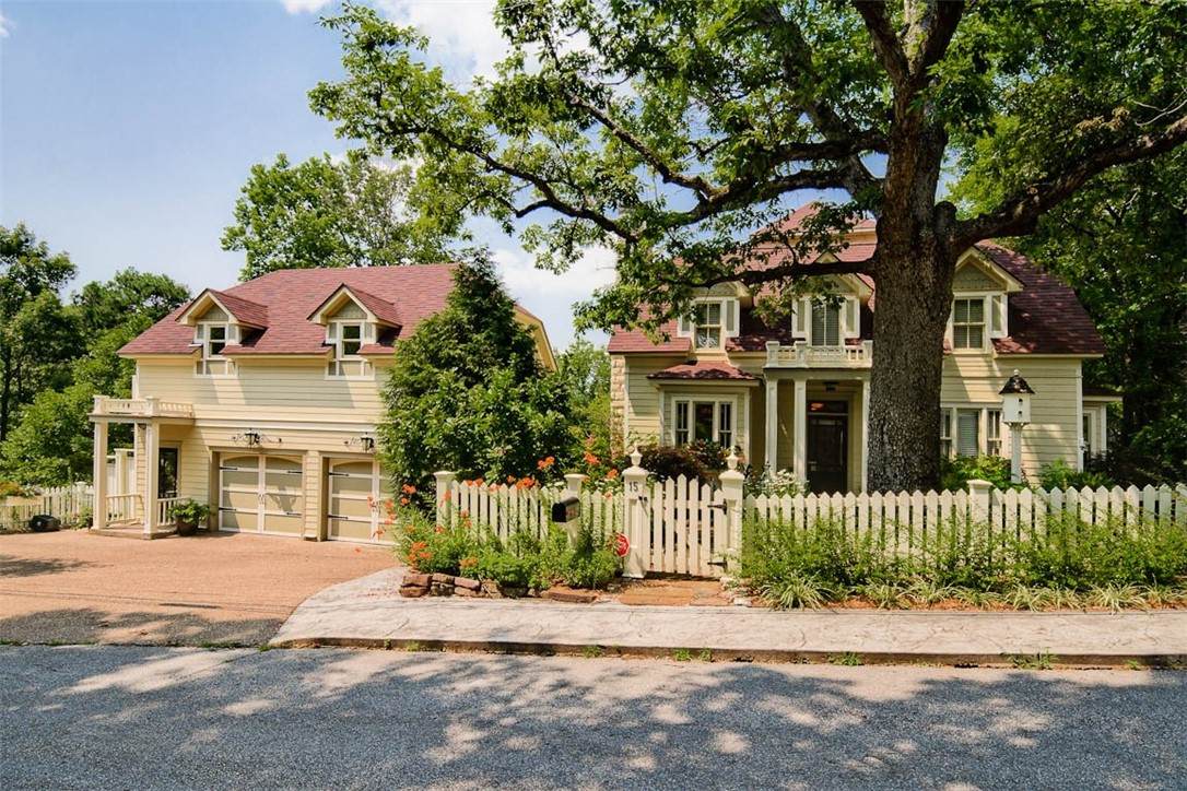 15 Eugenia Street - Photo 1