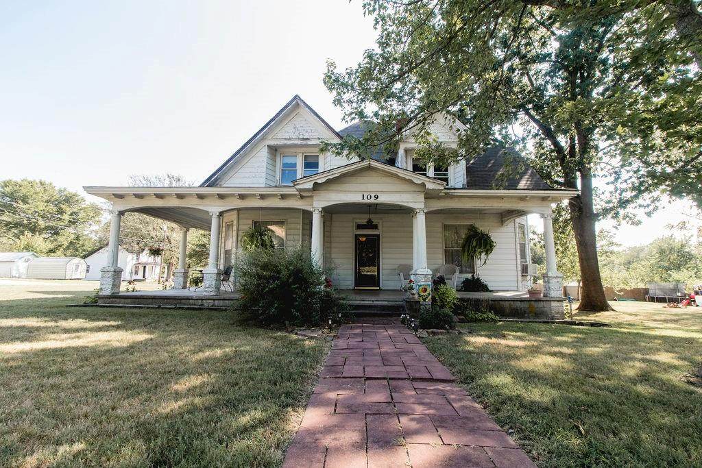 109 Bush Street - Photo 1