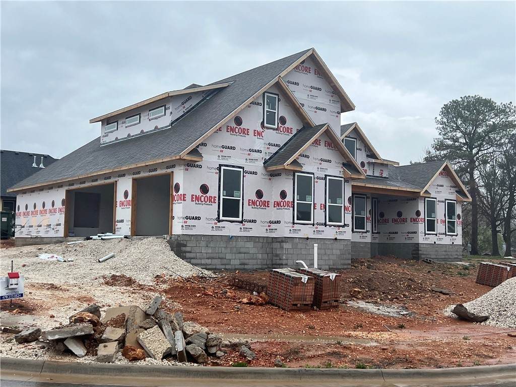 804 Mueller Way - Photo 1