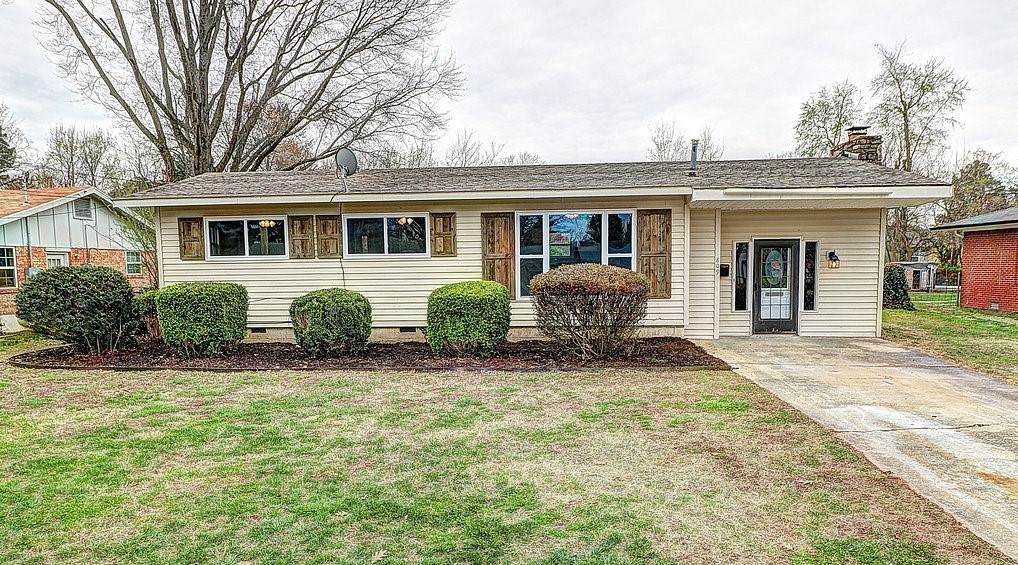 809 11th Street - Photo 1
