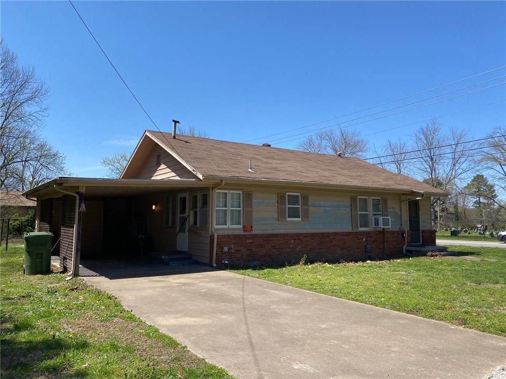 900 10th Street - Photo 1