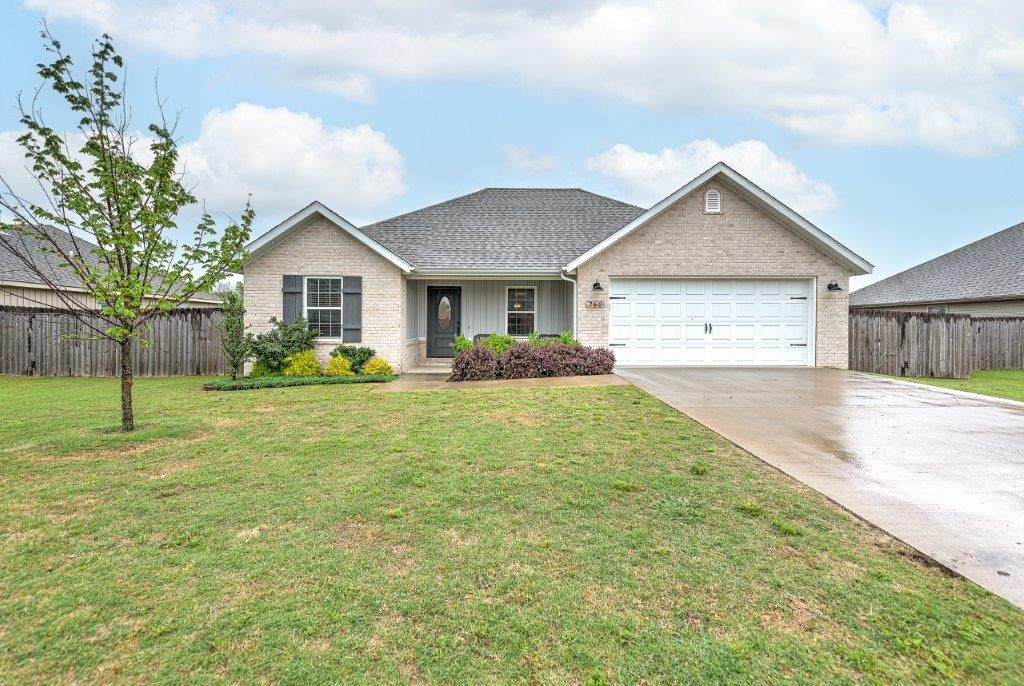 760 Washington Road - Photo 1