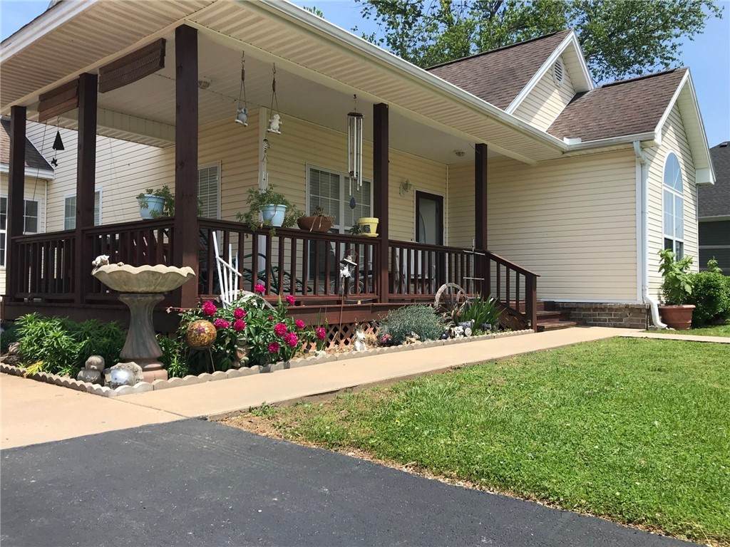 804 Dallas Street - Photo 1