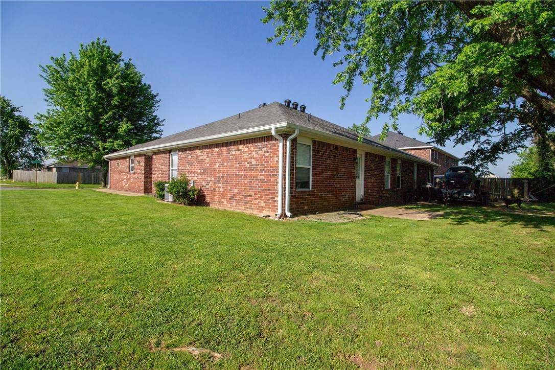 4100 Chapelstone Avenue - Photo 1