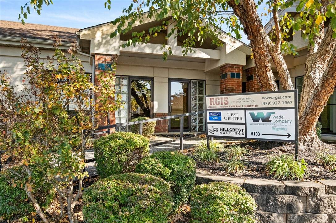 3291 Thompson Street - Photo 1