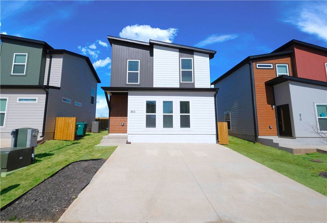 860 Boardwalk Avenue - Photo 1