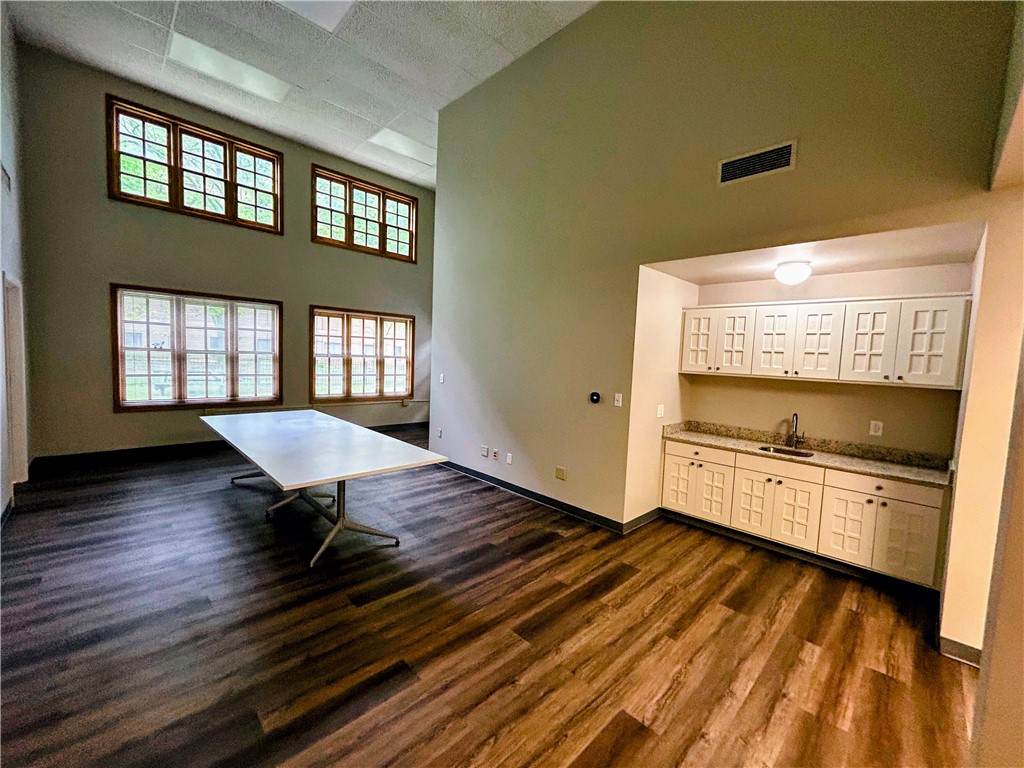 417 Maple Avenue - Photo 1