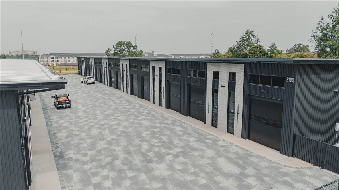 2103 31st Street - Photo 1