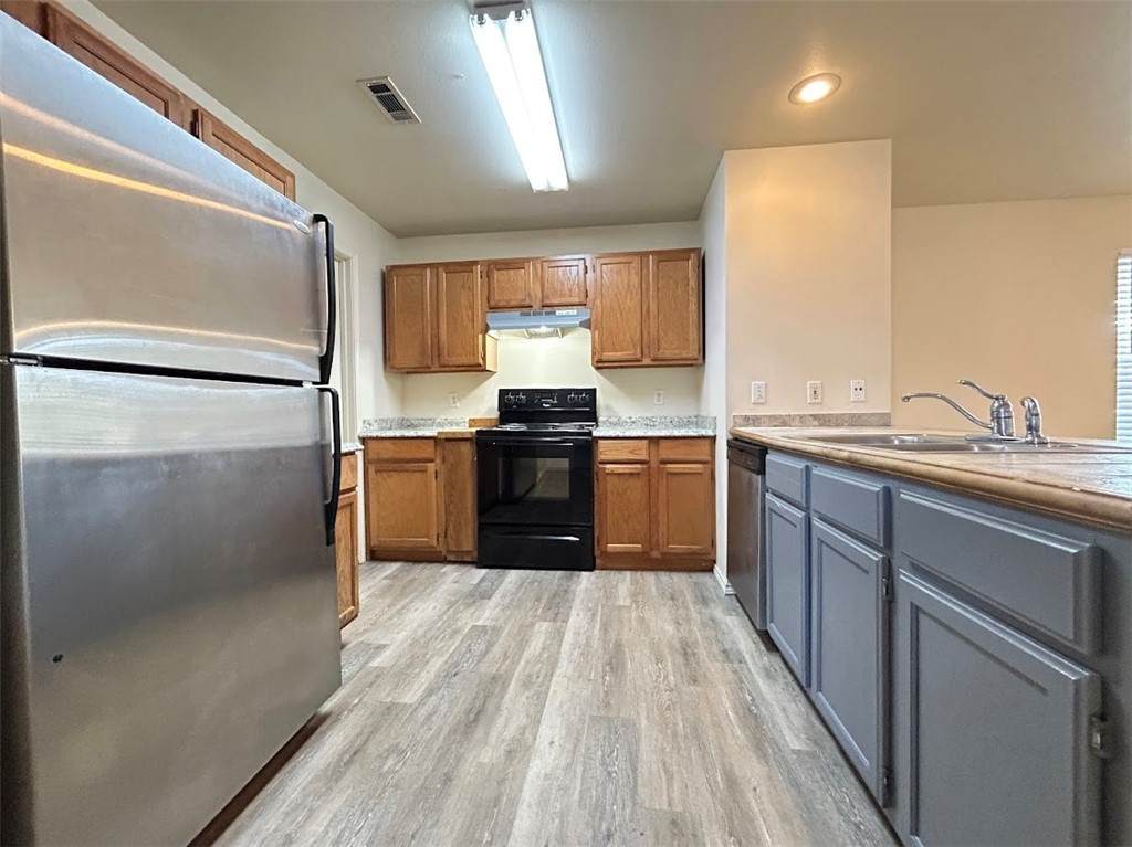 1211 Oakland Avenue - Photo 1