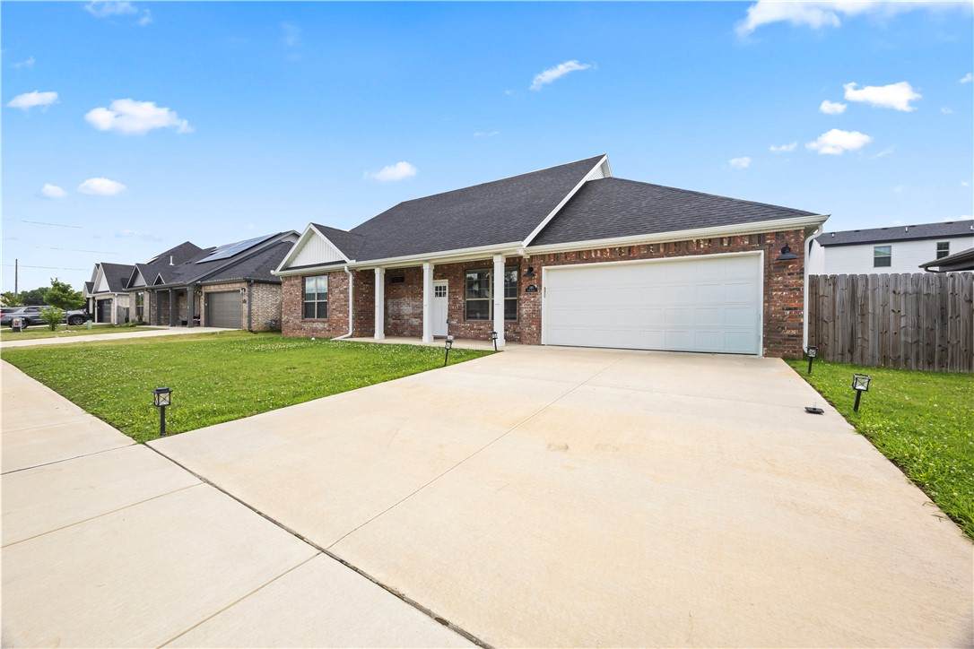 240 Vicks Circle - Photo 1