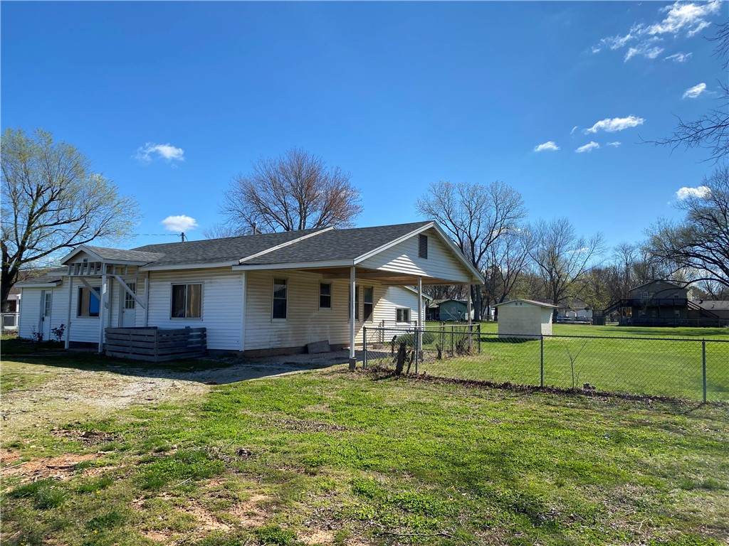 440 Curtis Avenue - Photo 1