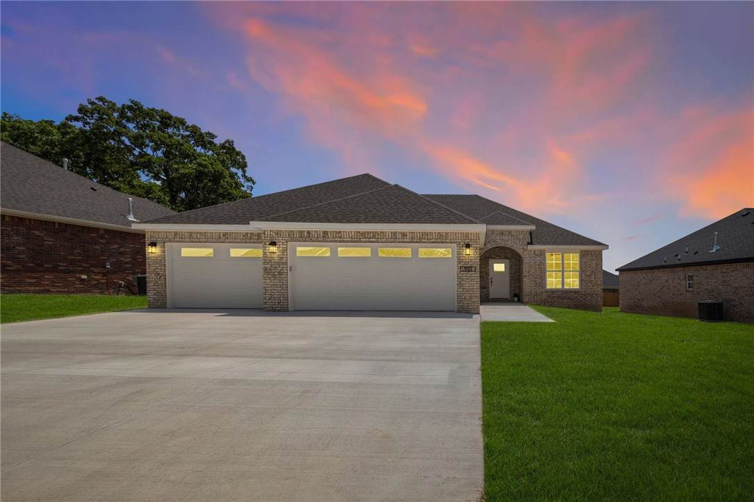 901 Buchanan Street - Photo 1