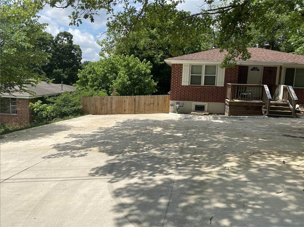 453 Mashburn Avenue - Photo 1