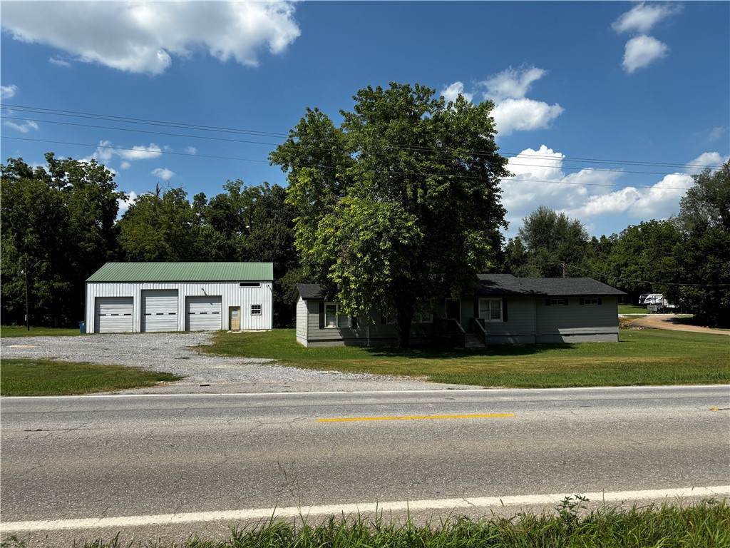 11174 Hwy 264 - Photo 1