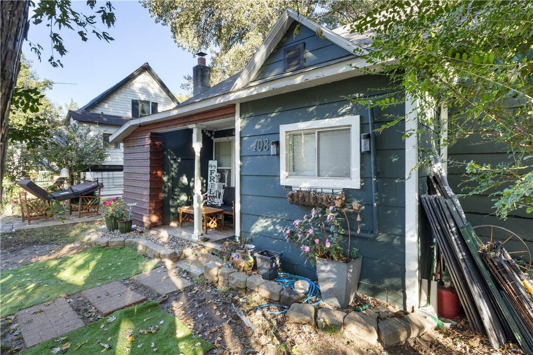 108 7th Street - Photo 1