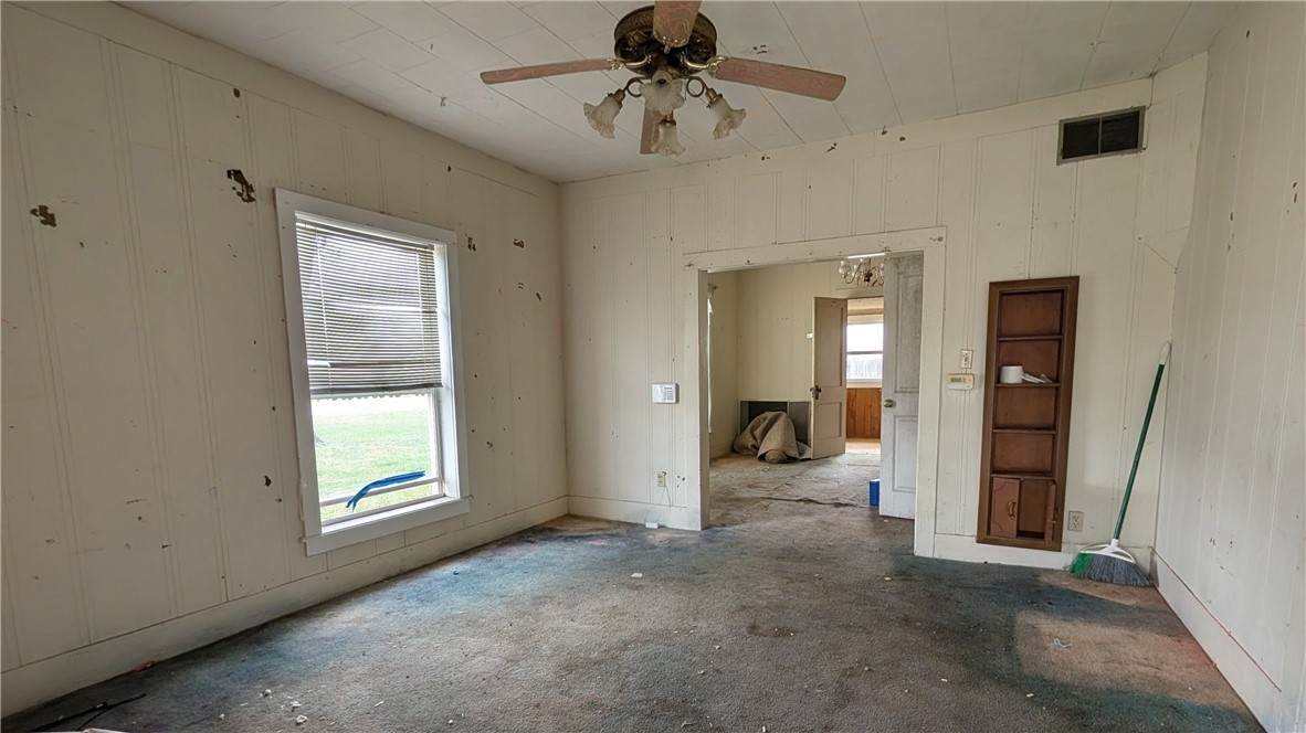 722 Oak Avenue - Photo 1