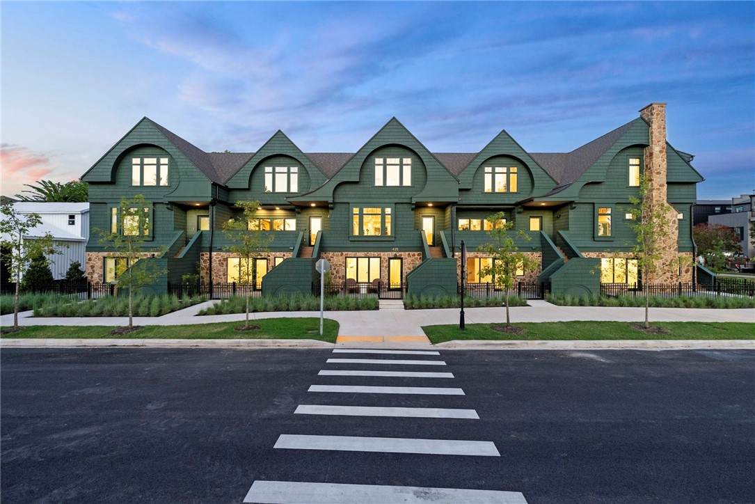 422 C Street - Photo 1