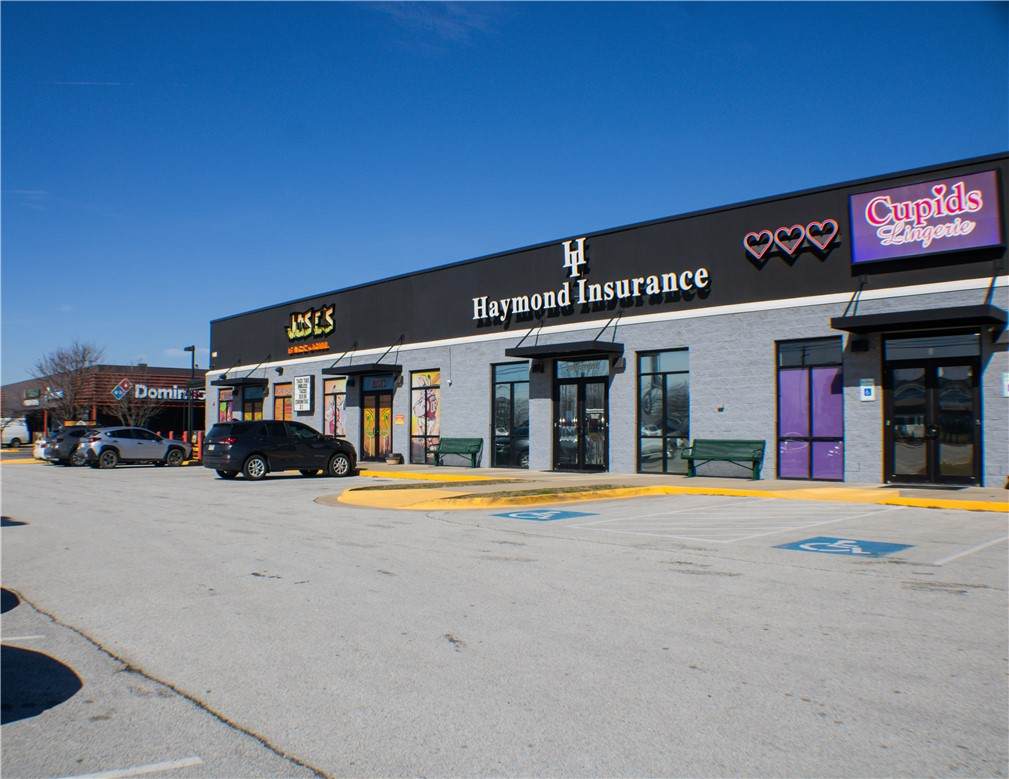1032 Henri De Tonti Boulevard - Photo 1