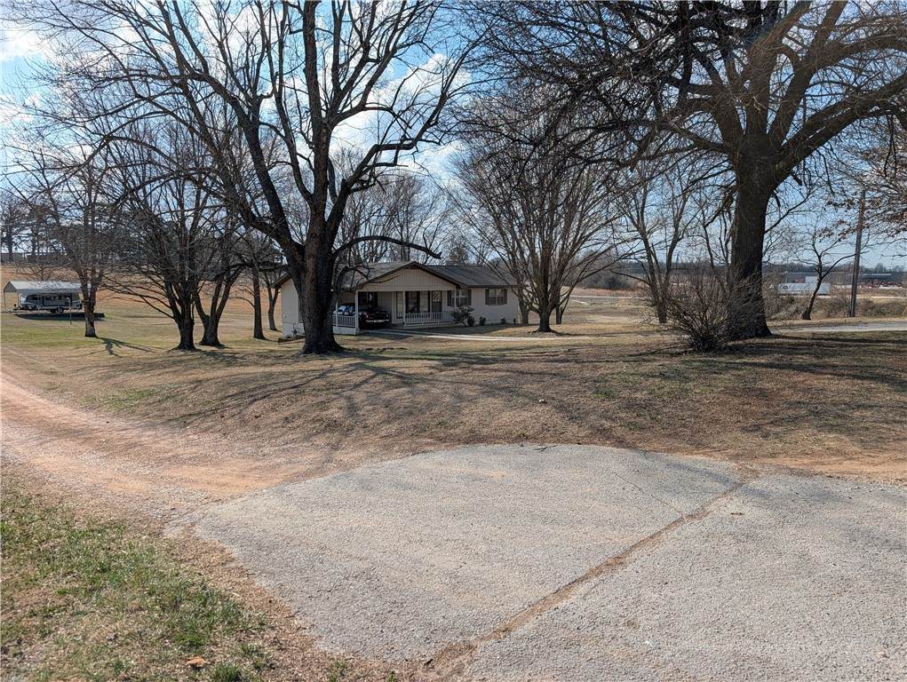 1520 65 Highway - Photo 1