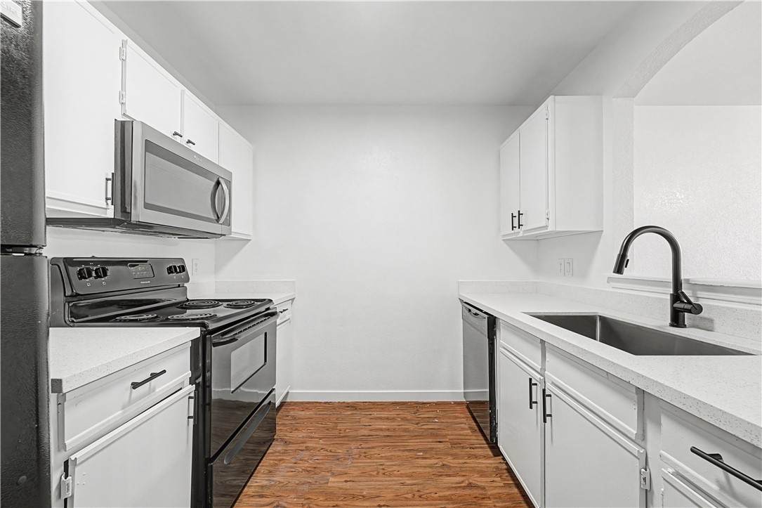 3300 Victoria Place - Photo 1