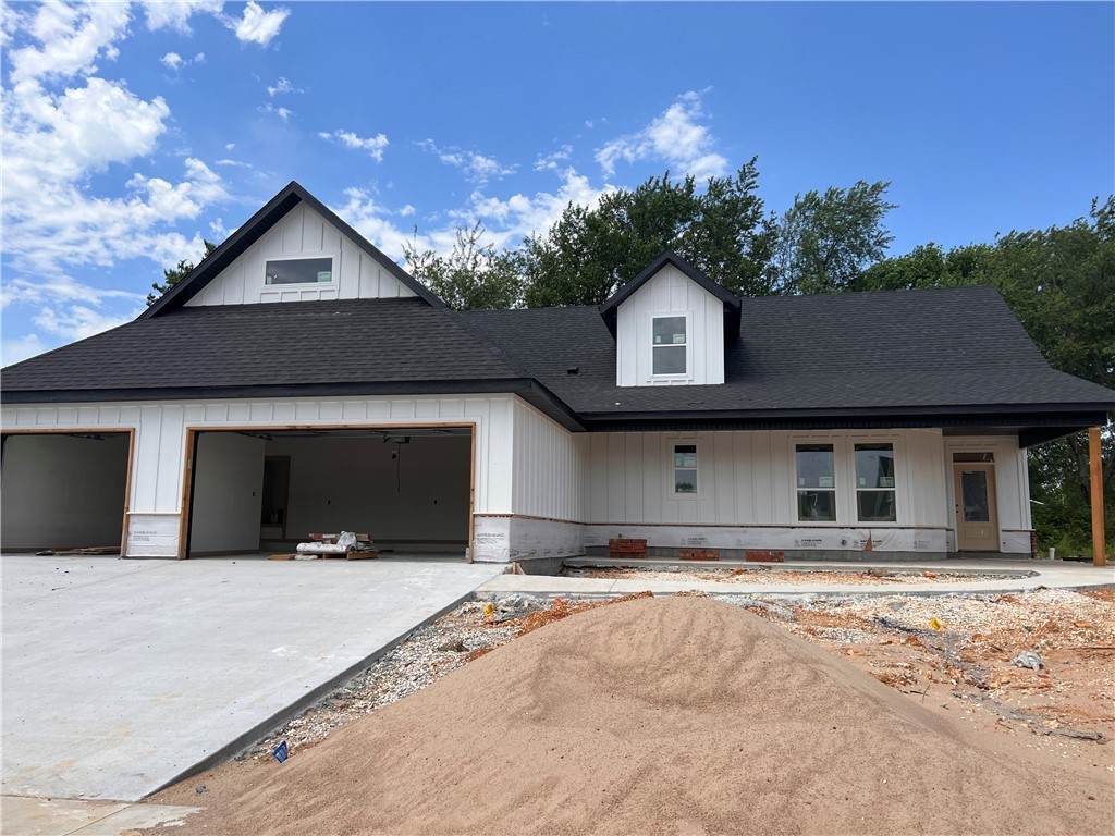 216 Mueller Way - Photo 1