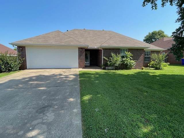 516 Applewood Street - Photo 1