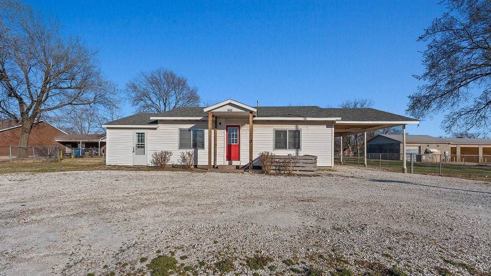 440 Curtis Avenue - Photo 1