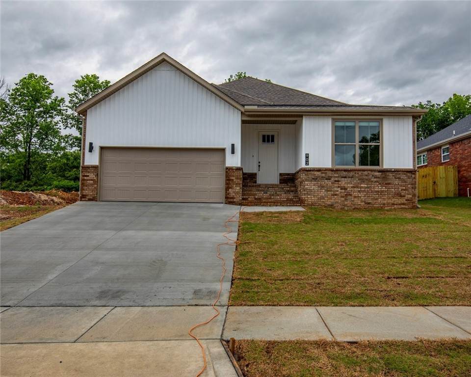 902 Buchanan Street - Photo 1