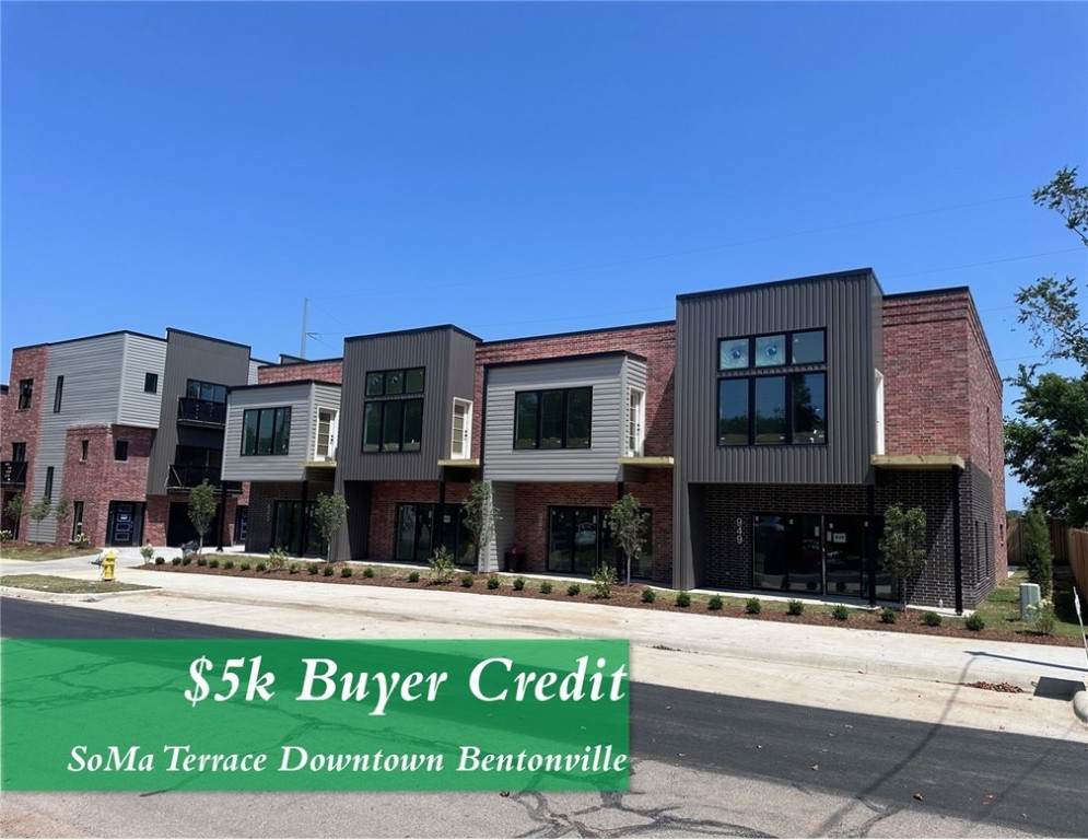 945 10th Street - Photo 1