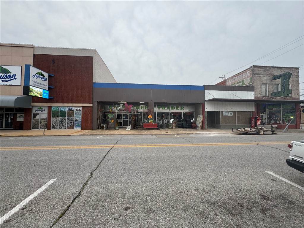 204 Stephenson Avenue - Photo 1