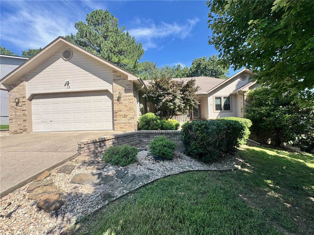 25 Elizabeth Drive - Photo 1