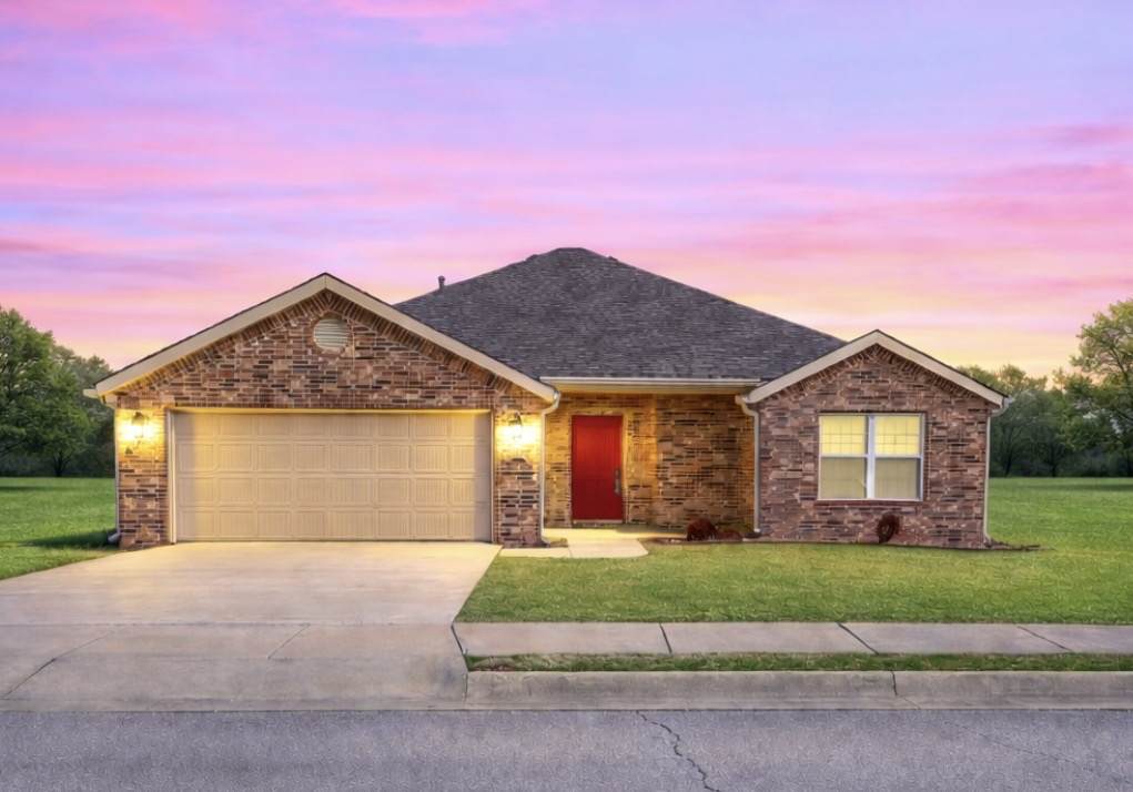 703 Olivia Lane - Photo 1
