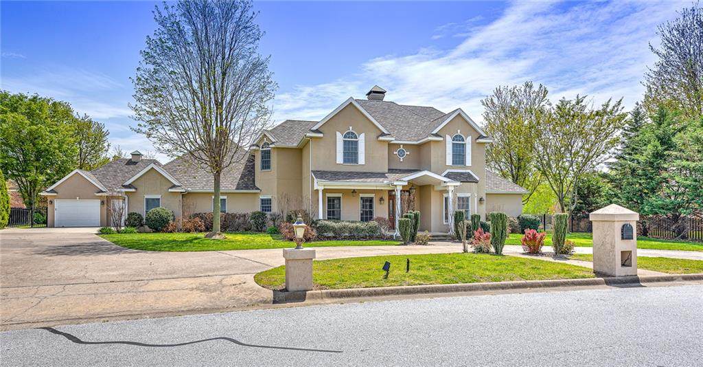 4 Colonial Drive - Photo 1
