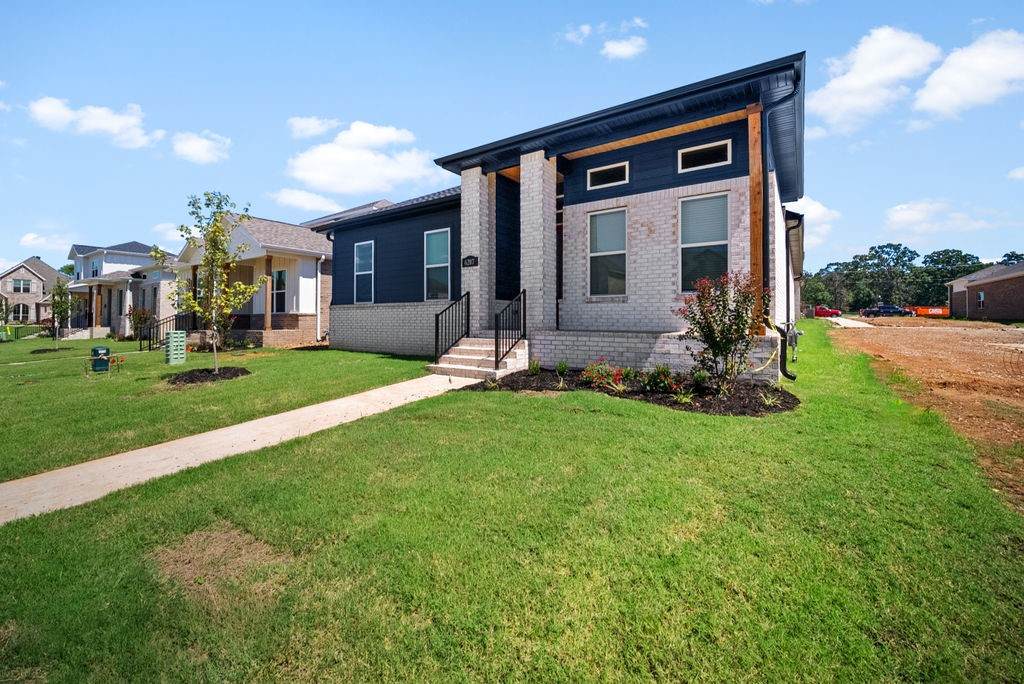 6207 Luna Lane - Photo 1