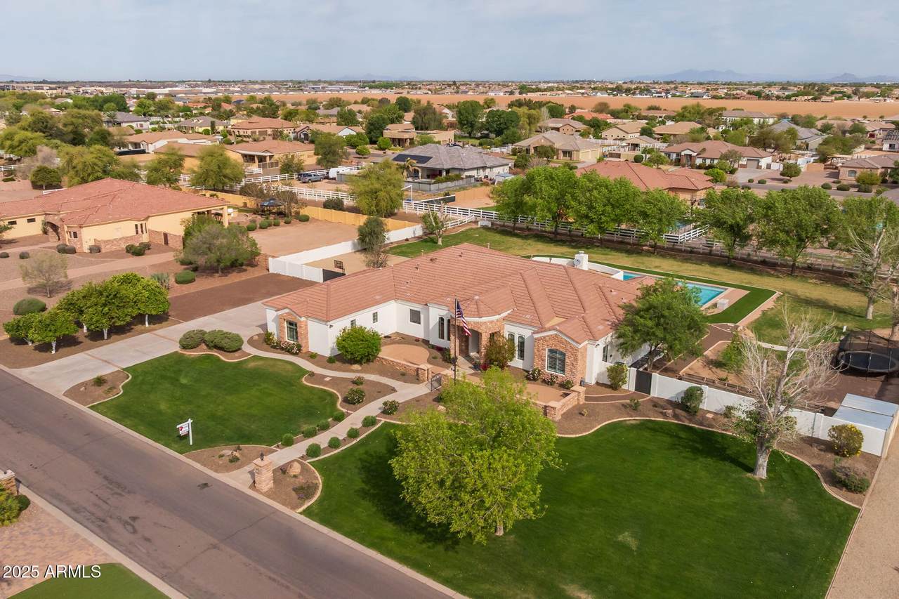 21442 Excelsior Avenue - Photo 1