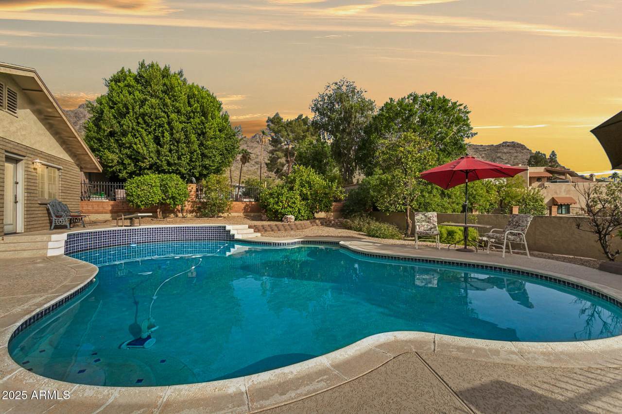 2231 Orangewood Avenue - Photo 1