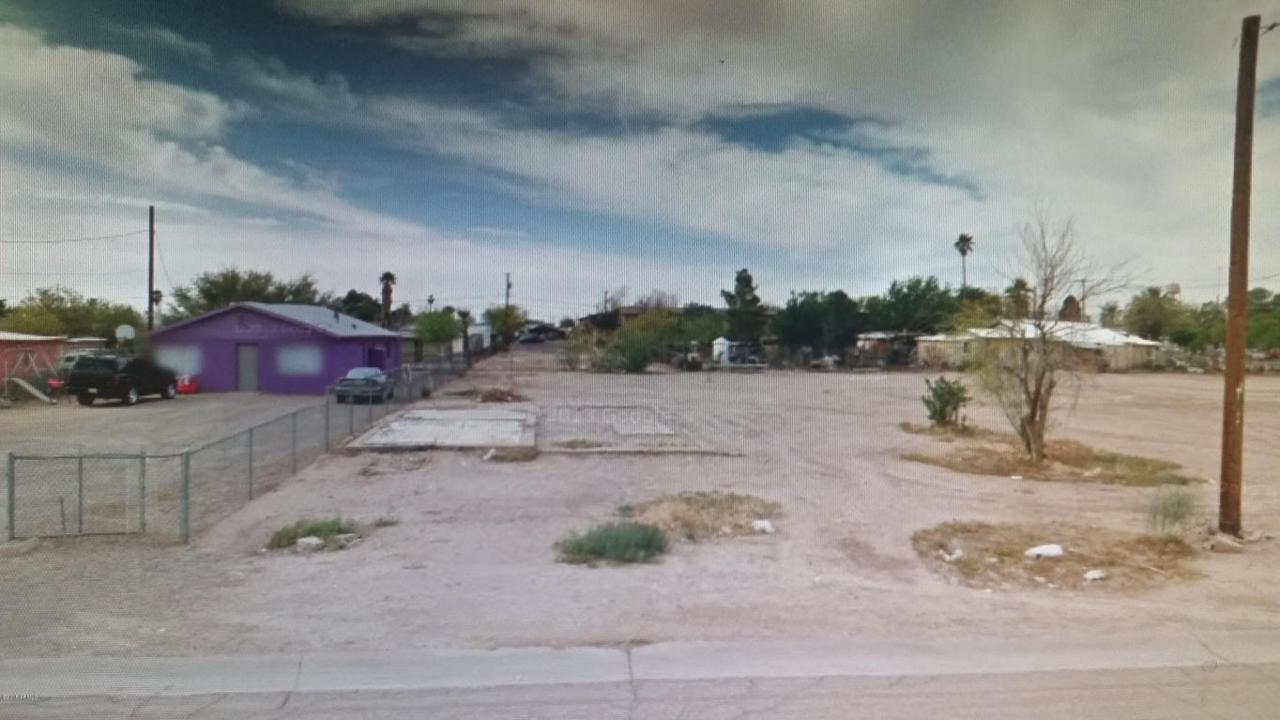 205 6TH Street - Photo 1