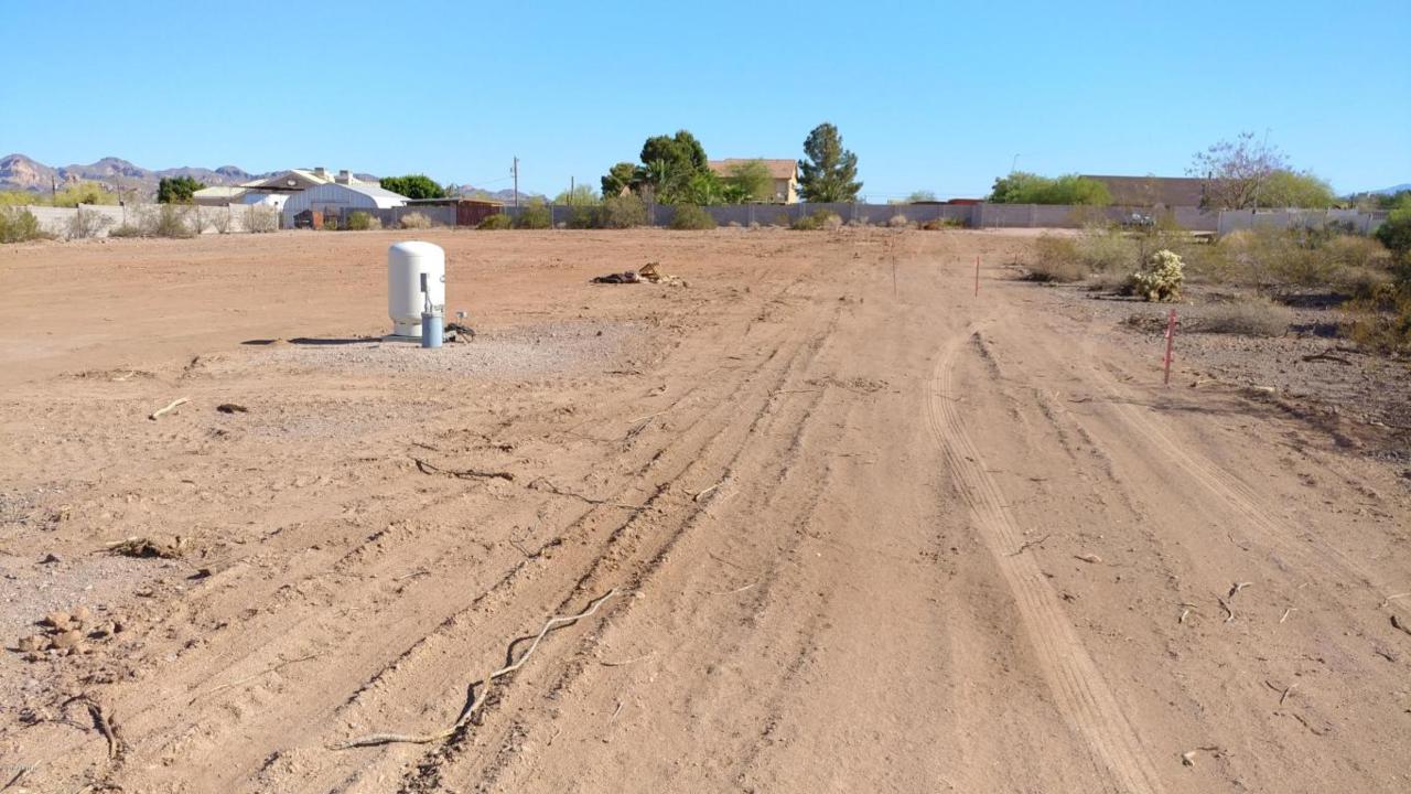 5258 Roundup Street - Photo 1