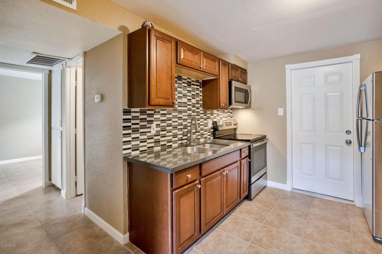1010 Smith Road - Photo 1