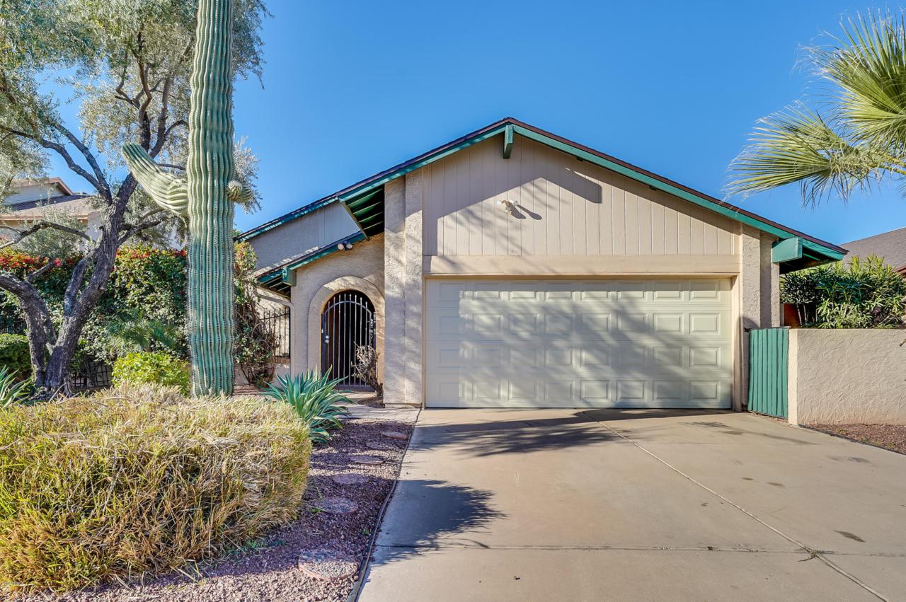 2150 Las Palmas - Photo 1