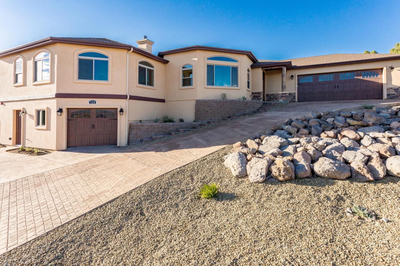 724 Tom Mix Trail - Photo 1