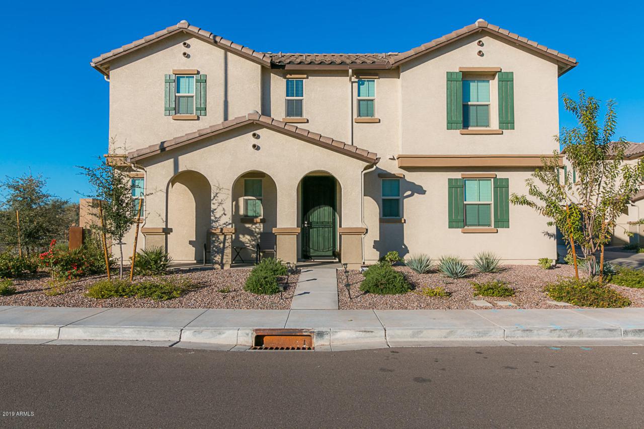 1162 Sawyer - Photo 1