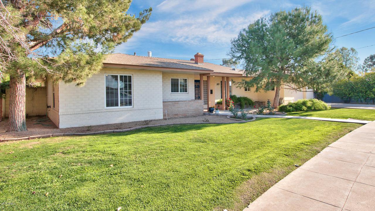 2807 11TH Avenue - Photo 1
