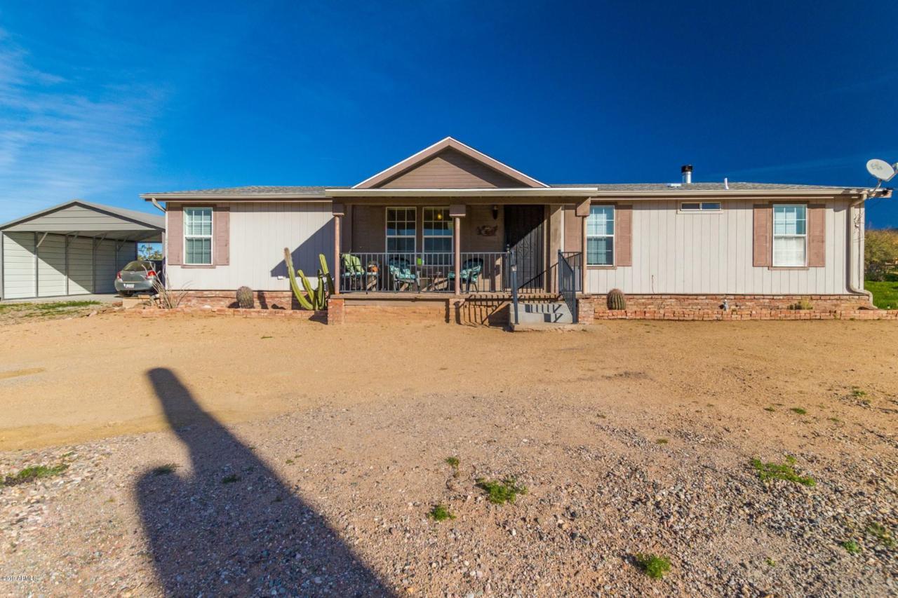 45313 20TH Street - Photo 1