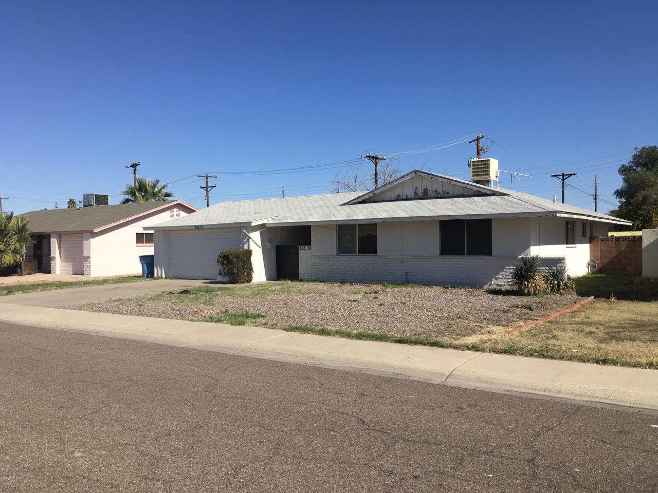 8827 40TH Avenue - Photo 1
