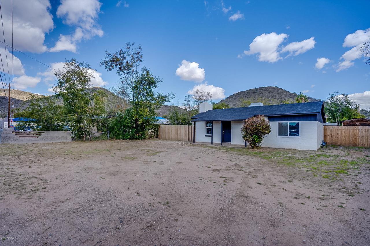 10647 15TH Avenue - Photo 1